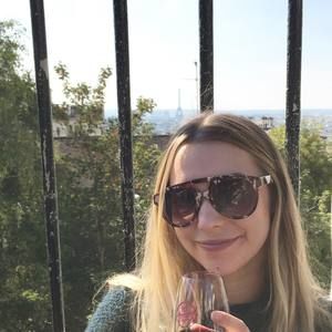 Meet your Posher, Adrienne